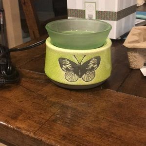 Brand new Scentsy warmer